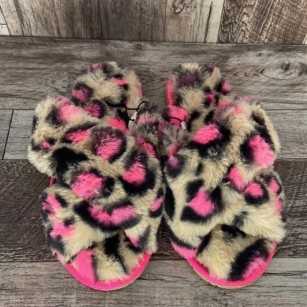 Girls Fuzzy Cheetah Sandals size 6